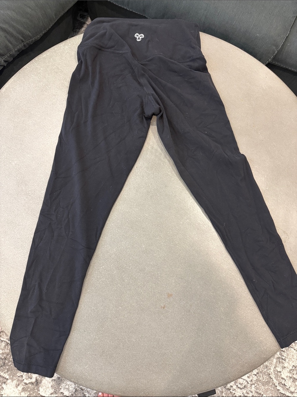 Aritzia Black High-Waist Leggings with Reflective Clover Logo - Picture 2 of 3
